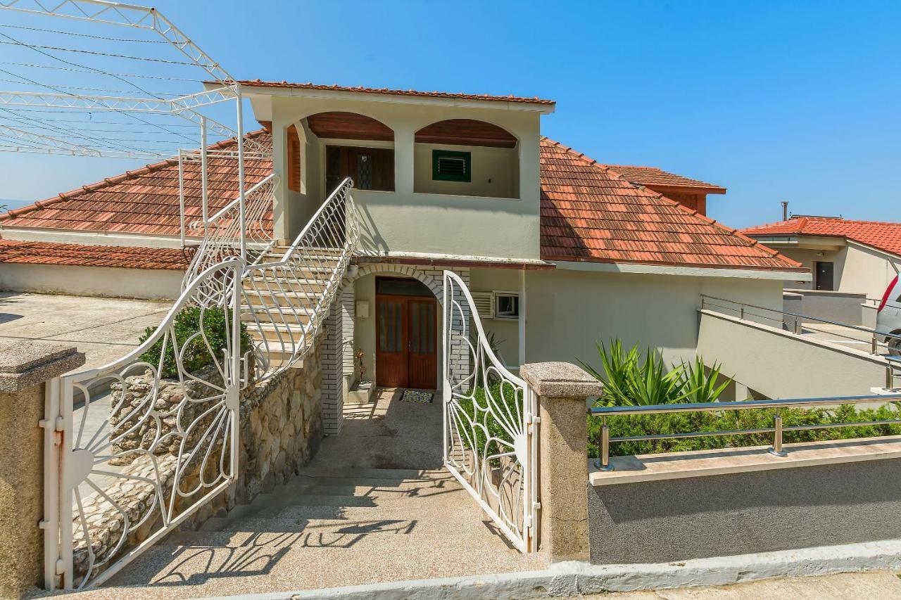 Apartment Marijana Omiš Eksteriør billede
