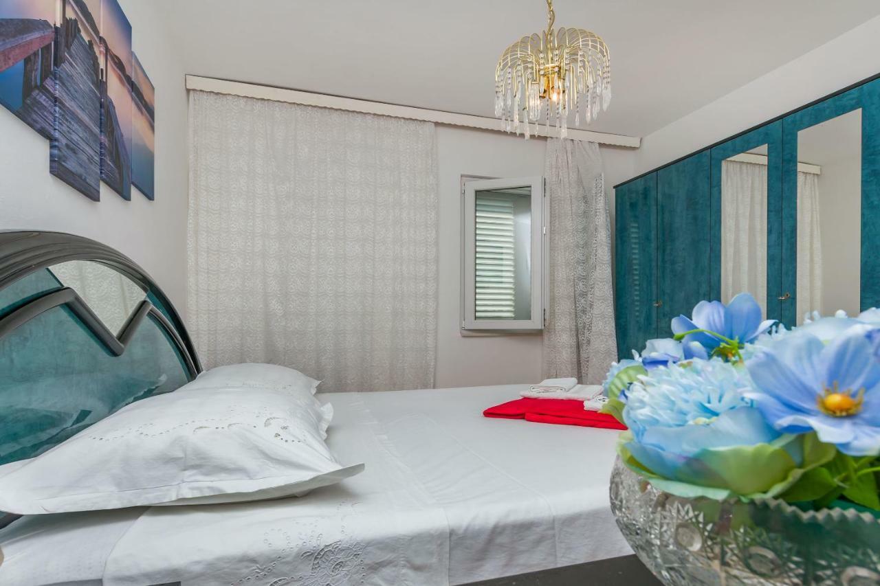 Apartment Marijana Omiš Eksteriør billede